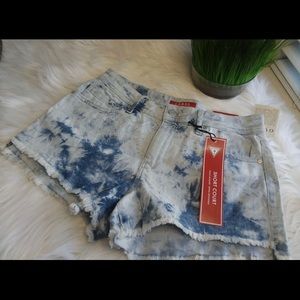 Guess distressed short